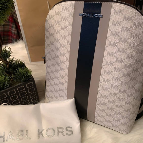 MICHAEL KORS Cindy LG Saffiano Leather Backpack - Picture 10 of 11